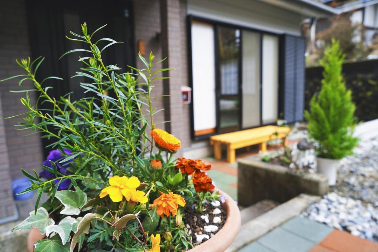 宝栄 Lakeside Villa *